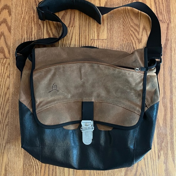 REI Bags Rei Overland Equipment Boulder Vert Messenger Bag Poshmark